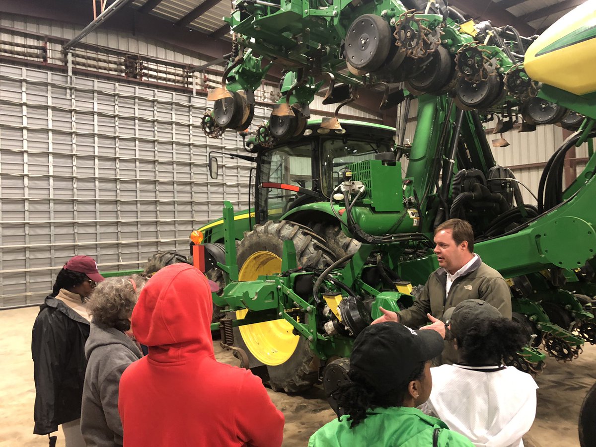 MaroonVolunteer's tweet image. On day 2 of the Mississippi Delta Alternative Spring Break, our students visited the family-owned Silent Shade Planting Company, the B.B. King Museum, ate lunch at Betty's Place, and played games and completed a service project at the Boys &amp;amp; Girls Club in Greenwood. #msuasb2019