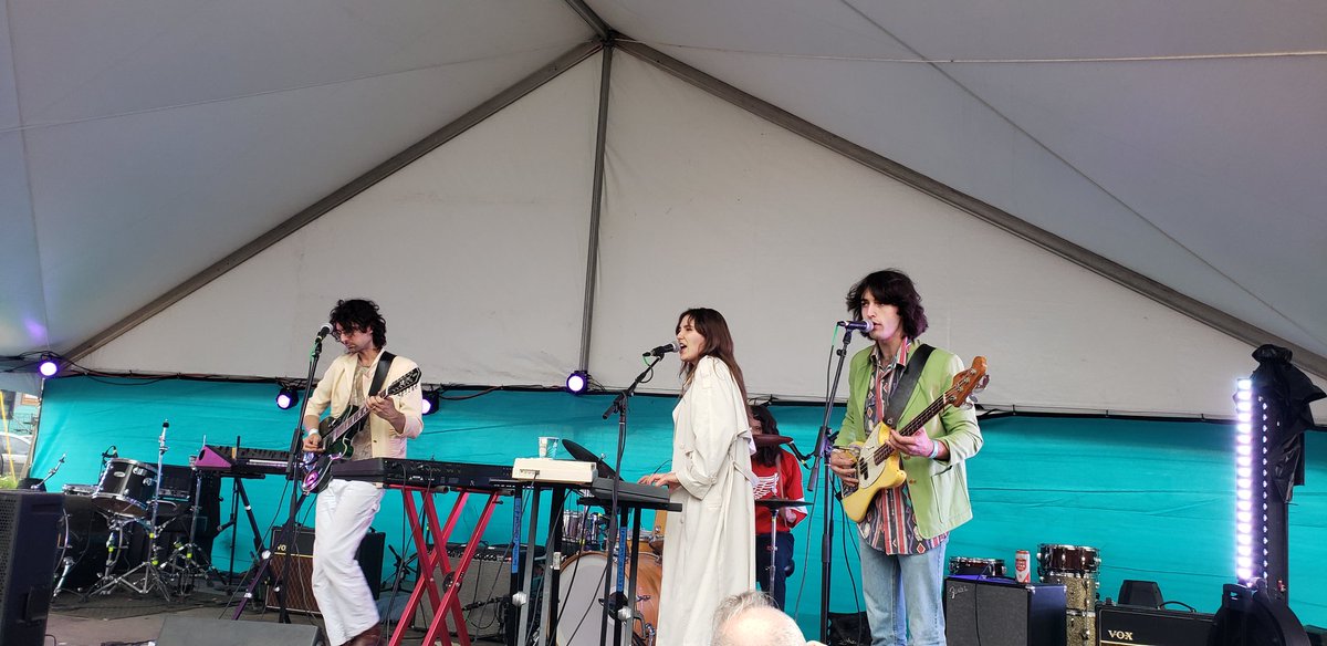 Beej's Knees tweet media