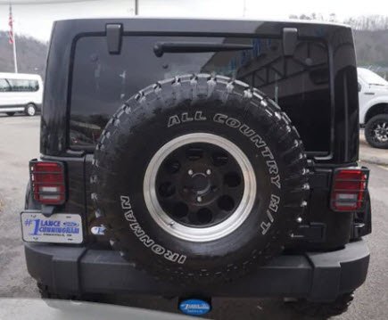 LCFORDS's tweet image. 🔥 Hot car of the week alert! 🔥 

This pre-owned 2013 Jeep Wrangler Rubicon SUV 4x4 is available now!

✔️ Remote Keyless Entry
✔️Power steering
✔️4-wheel ABS Brakes
✔️GPS Navigation
✔️And more!

Learn more: bit.ly/2Cd9xOk