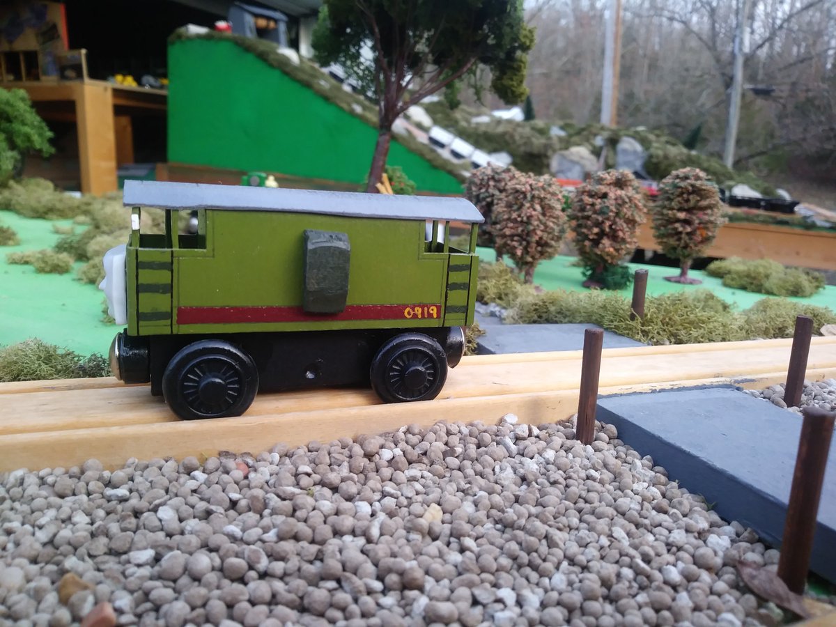 ModelsThomas's tweet photo. Thomas wooden custom Bradford https://t.co/KQCYwEIBnL