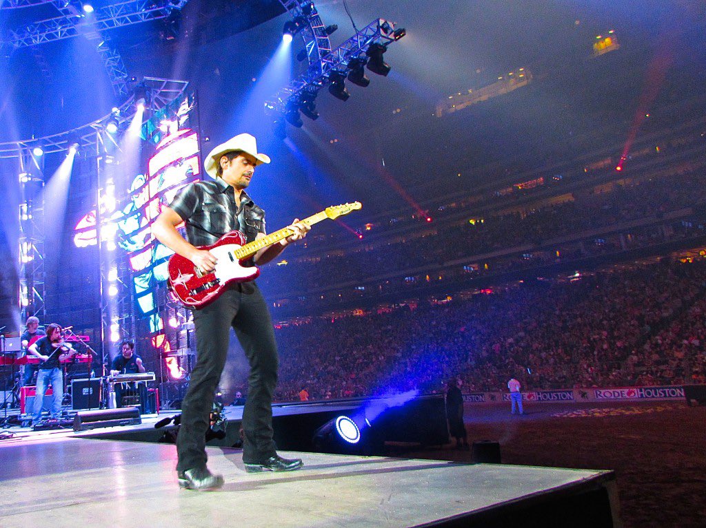 BanitaCrkHall's tweet photo. 🚨 FREE TICKETS to Brad Paisley at Rodeo Houston 🚨

We will be giving away 2 FREE pairs of tickets to @BradPaisley at Rodeo Houston! 

To be entered to win: 
RETWEET ✅
LIKE ✅
TAG A FRIEND ✅
FOLLOW US ✅ 

(P.S. check out this contest on Facebook &amp; Instagram too) https://t.co/bUs3411tKi