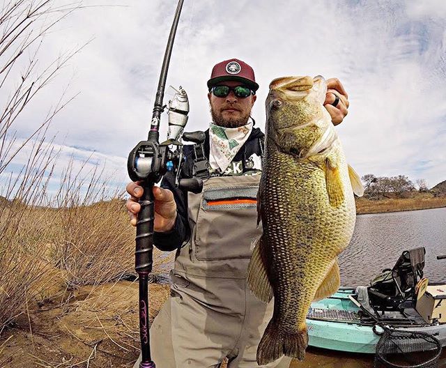 KayakFishMag's tweet image. What’s your favorite big bait for the big girls??
📸: @yakmandan .
.
.
.
.
.
.
#kayaking #paddling #kayakfishing #fishingkayak #kayakfishmag #kayakbassfishing #bassfishing #kayakangler #paddle #fishinghat #thetugisthedrug #findyourwater #optoutside #y… ift.tt/2J7gczr