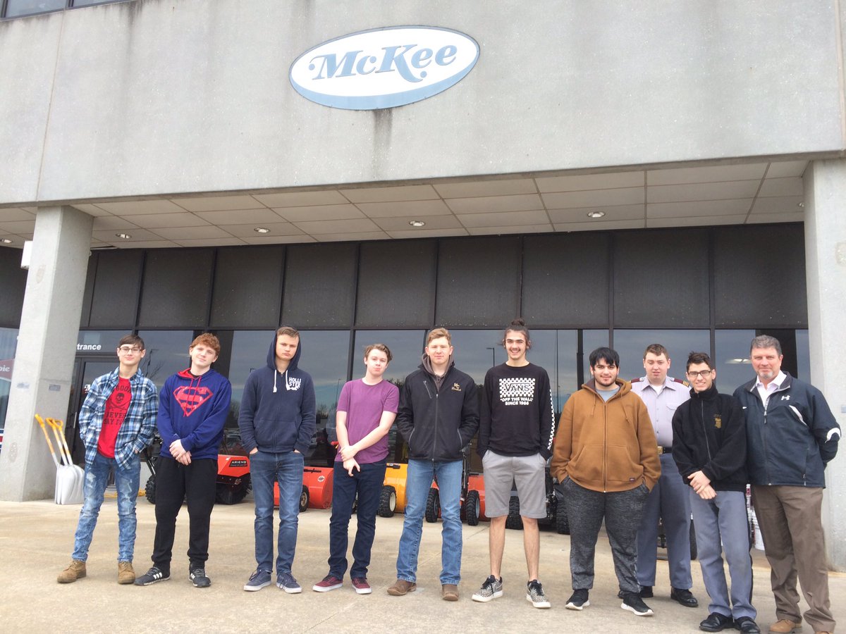 ValleyTechCIM's tweet image. Plenty of takeaways to chew on after a fantastic visit to #McKeeFoods Mfg facility by our @ValleyTechCIM students. #punintended