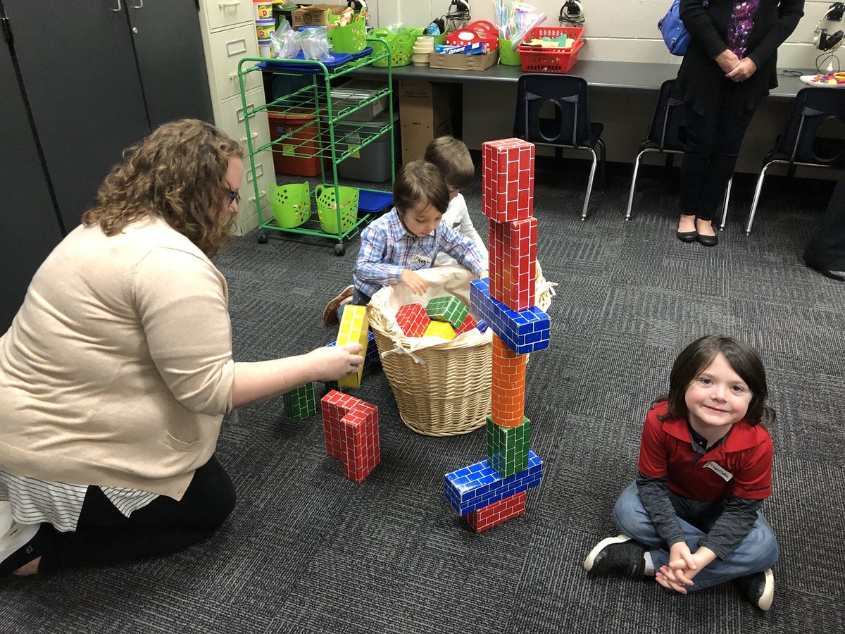 MVESGainesville's tweet image. We enjoyed seeing these #FutureExplorers today in STEM with @MrsRiley_MVES @Hall_Schools
