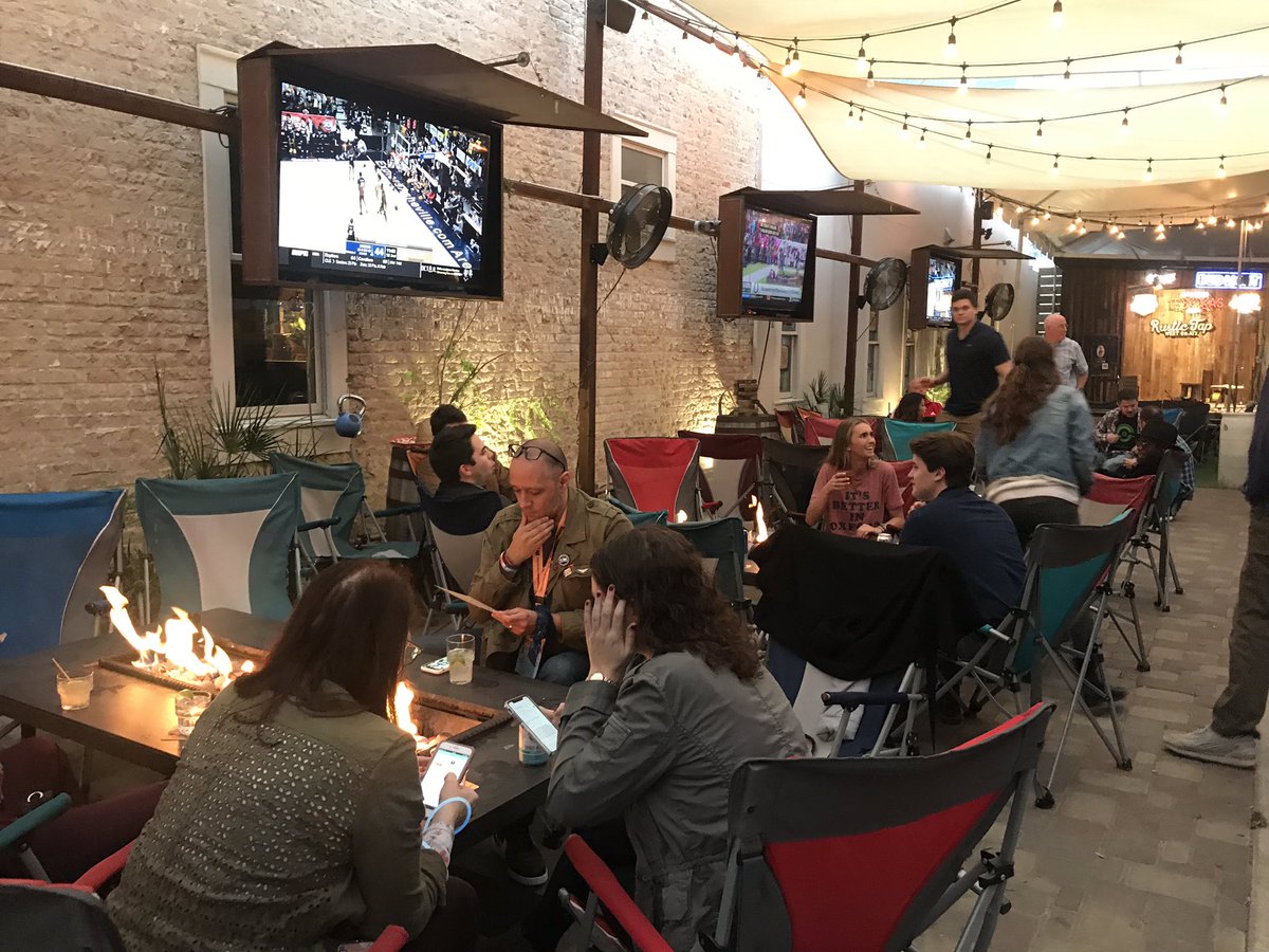 DigitalLA's tweet photo. Thanks @mediatemple for the fun Media Temple Open House at #SXSW #MTSXSW. Media Temple has offices in LA. Our @DigitalLA web site is hosted by #MediaTemple! https://t.co/nLHvSV68mm