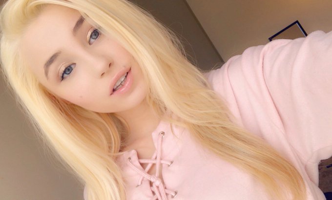 Blonde hair don&rsquo;t care 🤷&zwj;♀️  Retweet if you jerk off to me 💦 Bookings through: @OCModeling https://t