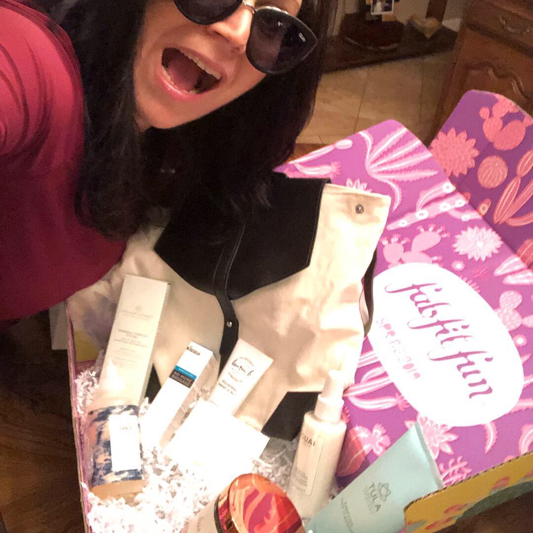 Clara_Cap's tweet image. Just got my #fabfitfunspringbox. Love love love my @FabFitFun box. Monday’s just got a whole lot brighter. #meliapuntacanabeach #fffgiveaway #fabfitfun