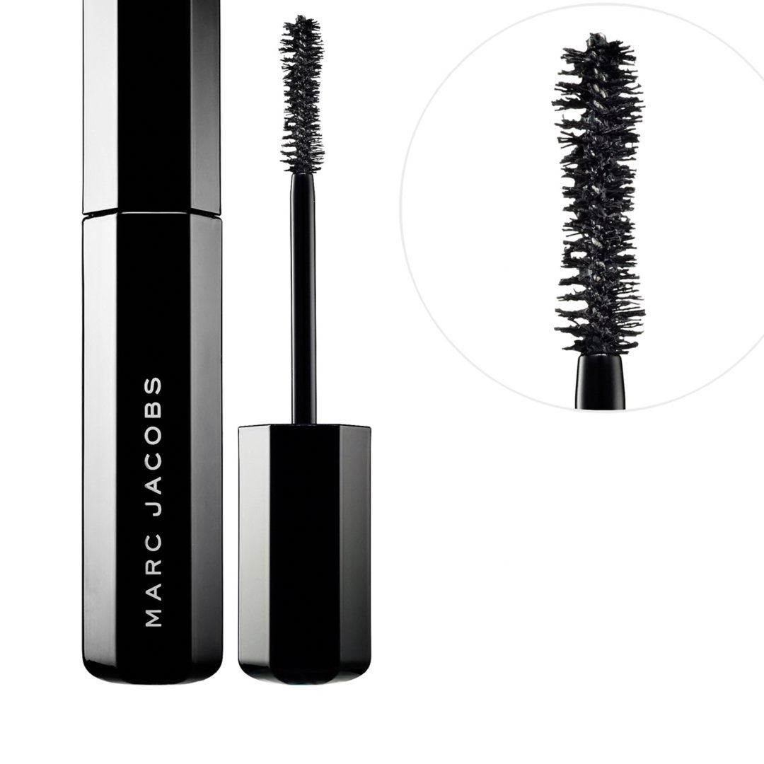 I received the new Marc Jacobs mascara and primer. Loved the primer but wasn’t a fan of the smudges left behind my the mascara.  <a href="/Influenster/">Influenster</a>  @marcjacobsbeauty #VelvetChallenge #VelvetPrimer #complimentary