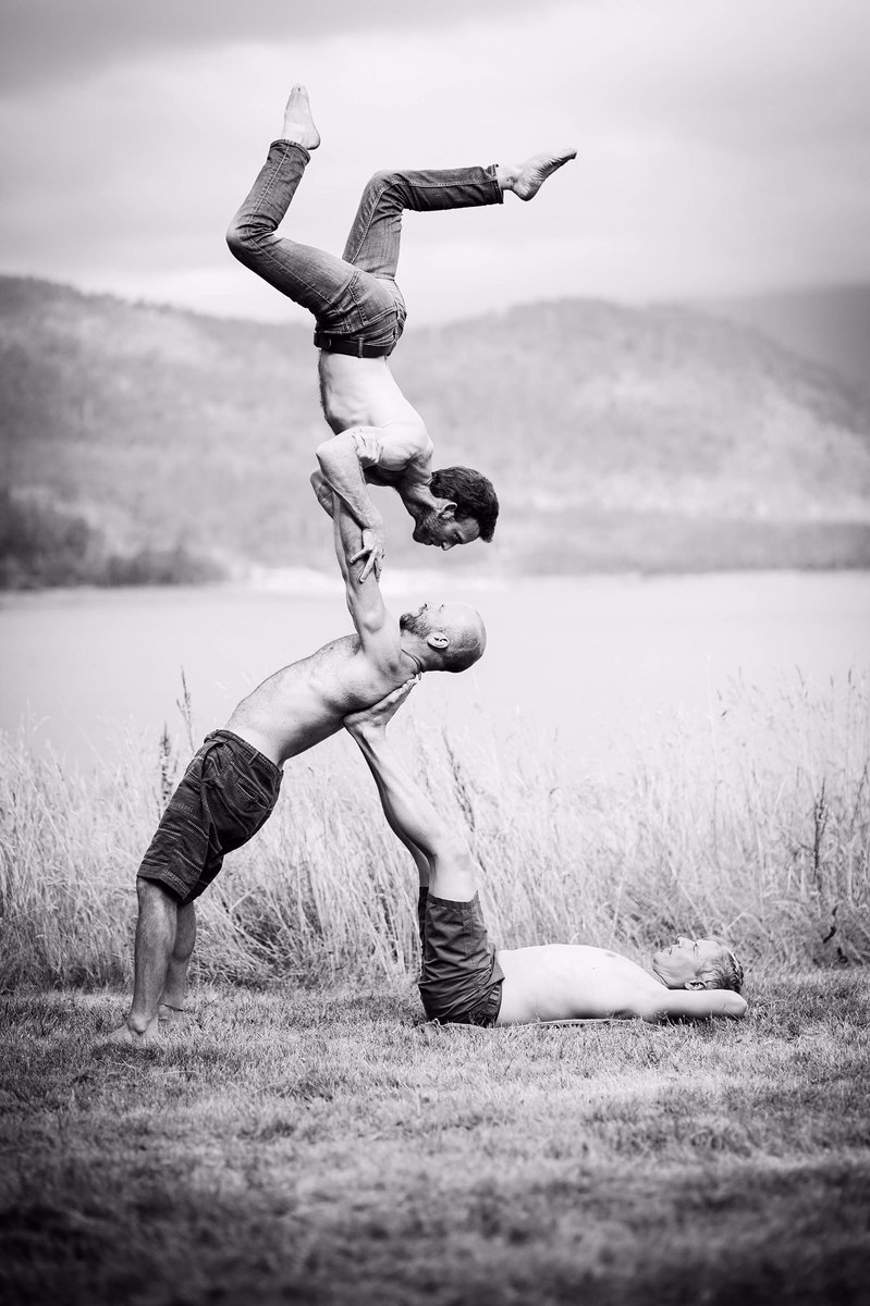 bossy_fan's tweet photo. Playing with trio shapes as we prep for our new show THREE! Premiering this summer in Winnipeg & Edmonton! #flybossy #wearethree
#edmontonlife #yeglife #winnipeglife #winnipegfringe #winnipegcircus #yegfringe #wpgfringe #wpgarts #wpgtheatre #wpgdance #circuslife #yegarts https://t.co/RiIYlt5vR9