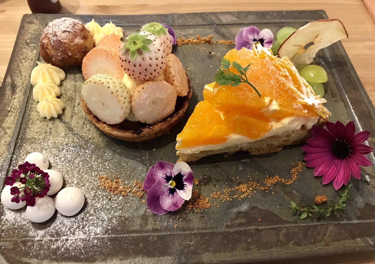 Ikuchan No Twitter 滋賀県信楽のensouというカフェに 娘と来ています タルトのデコレーションがとても可愛くて素敵で 感激でした いちごとオレンジのタルト生地はパイ生地で モンブランはしっとりカリッとクッキー生地 モンブランも中にレーズンと生クリームが Ikuchan No Twitter 滋賀県信楽のensouというカフェに 娘と来ています タルトのデコレーションがとても可愛くて素敵で 感激でした いちごとオレンジのタルト生地はパイ生地で モンブランはしっとりカリッとクッキー生地 モンブランも中にレーズンと生クリームが