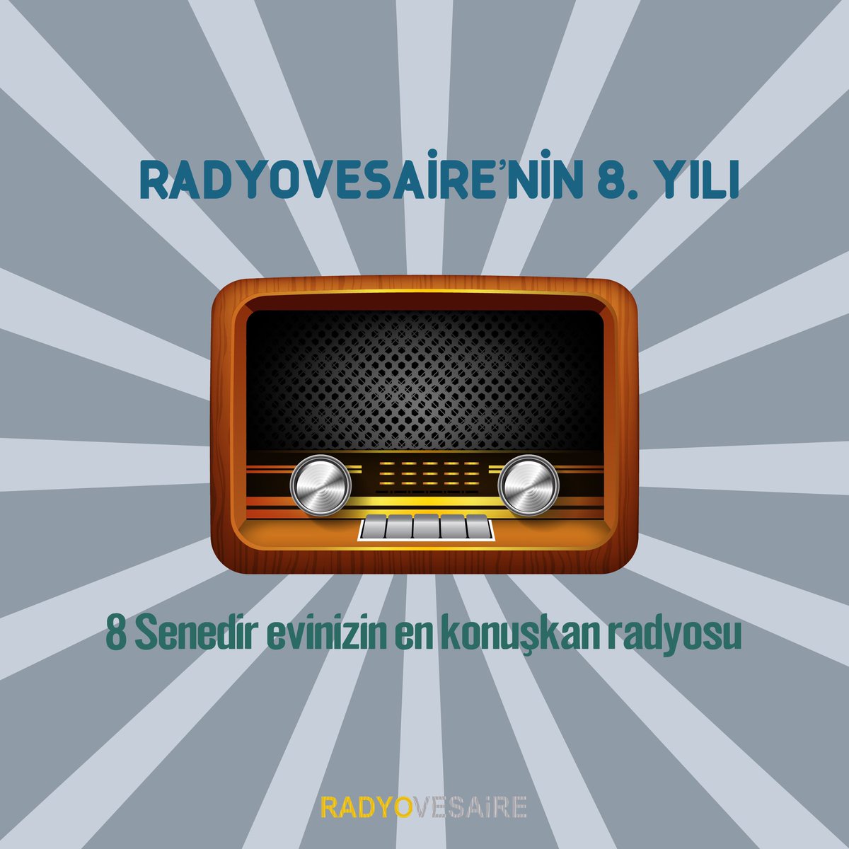 Yayın hayatına başladığından beri hiç boş kalmayan bir stüdyoya, kahve kokularının eksik olmadığı bir stüdyoya sahibiz ☕️Tabii bir de enerji dolu yayıncılara 😄 Hızlı mı hızlı bu güzel 8 sene için herkese teşekkürler ✌🏽Nice mutlu, yayınlı senelere ☺️🙏🏽