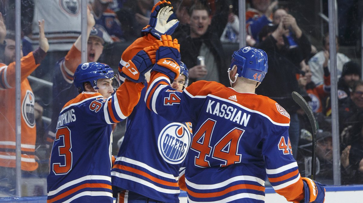 HernanDaMan's tweet image. .@TSN1260 

#Oilers 3  #NYRangers 2 

@DonWheatonGM Post Game Show w/ @DuckMillard @kassassination now up!

Feat. @DNBsports #FakeLockerRoomSound HI/LOW LITE &amp;amp; Post Game audio  🎧 #TSN #YEG #NHL 

🏒🥅 👇
soundcloud.com/tsnsportsnight…