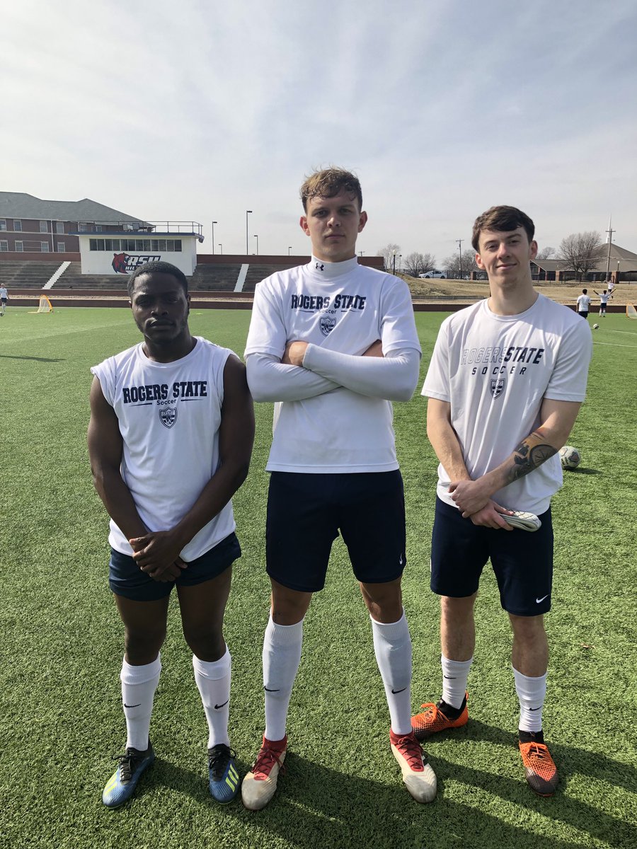 rsumsoccer's tweet photo. Today’s session featured a competitive Dutch Tournament 🔥
Let me introduce our top three!
🥇 - @miketurner99 (Middle)
🥈 - @Noah8Robson (Right)
🥉 - Cairo Allen (Left)
#YouAreRSU #TopThree #DutchTournament https://t.co/muPj2qZko1