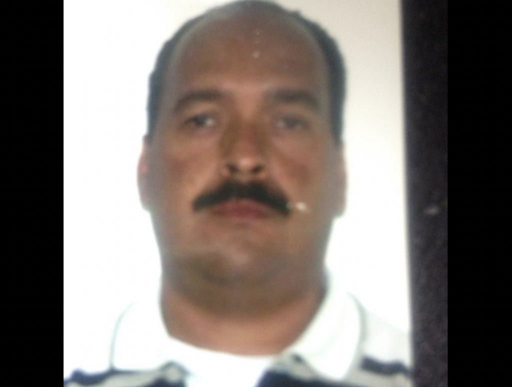 LorKloroformO's tweet photo. Favor RT tengo un familiar desaparecido desde el día Jueves en Caracas, transitaba por la Vega, Paraíso, Montalban, teléfono de contacto: Se llama Mario Guzmán 0424-2207976 @rctv @VivaLaUCV @ElNacionalWeb https://t.co/pgBhFW0VGL