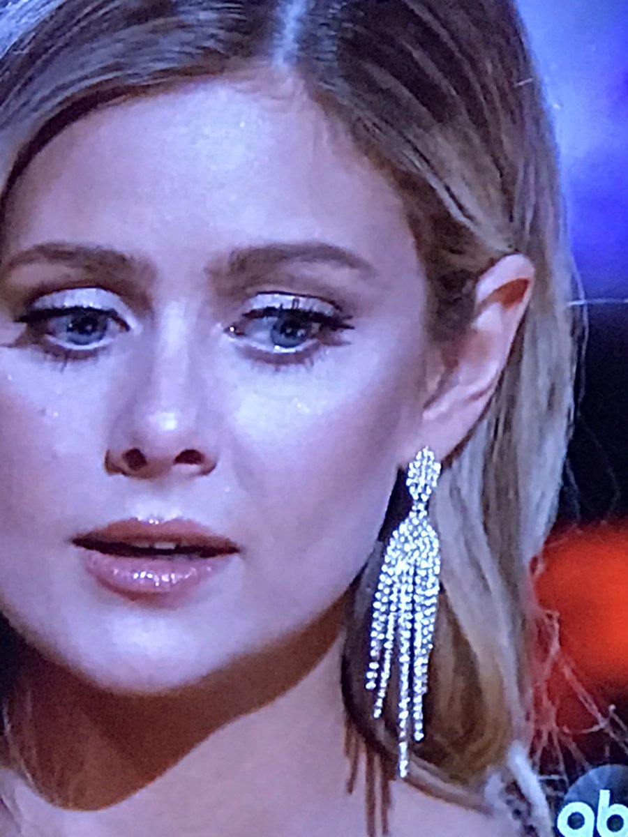 SamanthaMeranda's tweet photo. These looks brought to you by Claire’s prom section. #TheBachelor https://t.co/ZsIxTnclnf