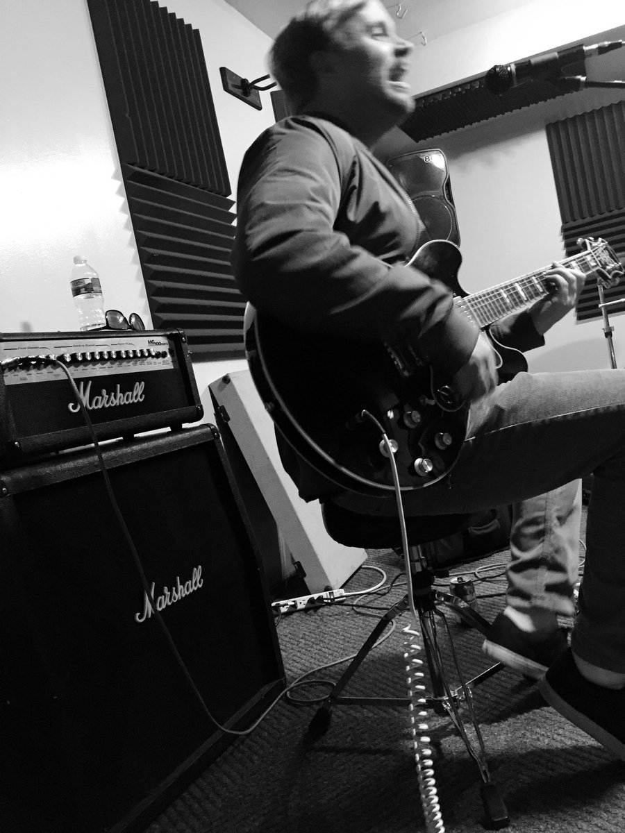 heyzeus_crisco's tweet photo. 48th ‘Fillmore East’ anniversary, and get to hear these two thru Marshall half stacks.. 🍑4️⃣✌🏼#nocoincidence #hittinthenote #brothers50
@CBDBtweets @tophercoomes https://t.co/fIncc5gDQ9