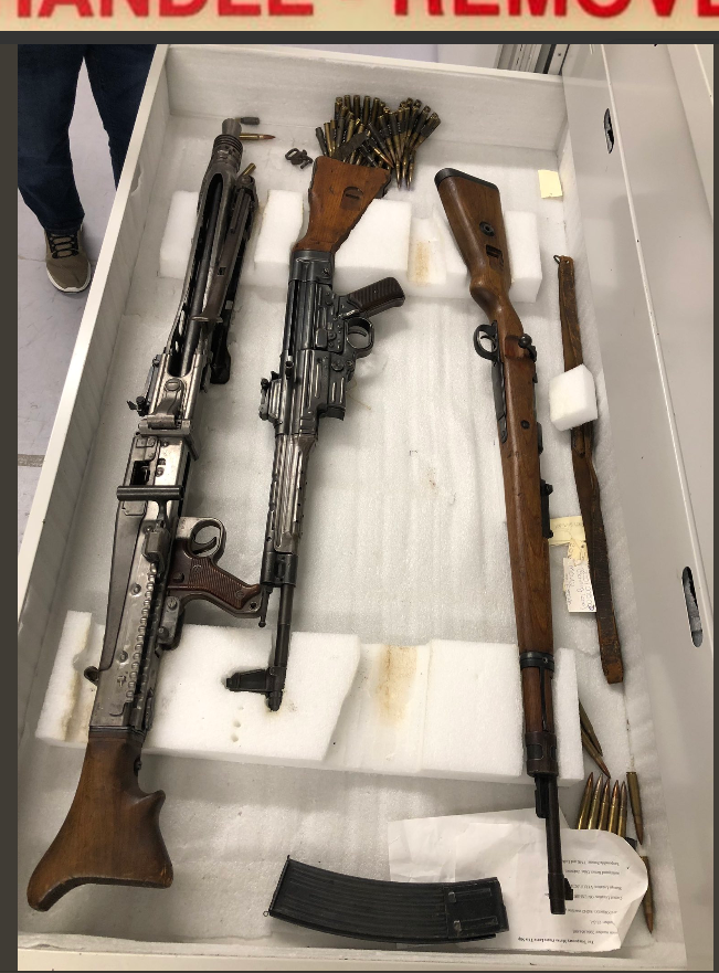 Remzer44's tweet photo. ℹ️Article imprévuℹ️, suite à la vidéo de @Arkygamescast j'ai décidé de réagir.
"Aurons nous des armes de la WW2 dans State of Decay 2 ? Sa suite ?
Ma réponse ci dessous : ⤵️⤵️⤵️⤵️⤵️⤵️⤵️⤵️⤵️
https://t.co/ivP4KvH0uU https://t.co/mO2oejoAD9