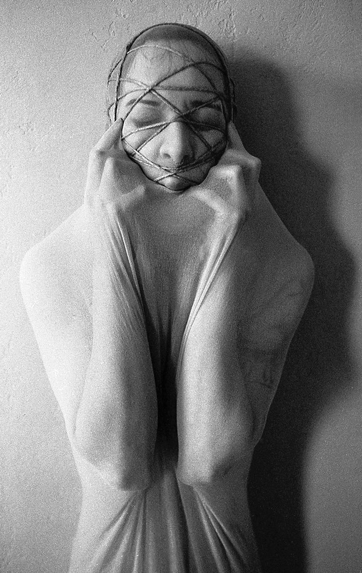 DWLphotos's tweet photo. Few shots from today with milliemiemodel (on IG) 😍😍 shot on film, developed and scanned at home. Always a joy to create with. 🙏🏼 #gratitude #nikonFA #ilfordhp5 #pushed2stops #creepitreal https://t.co/FUZFKSPB7H