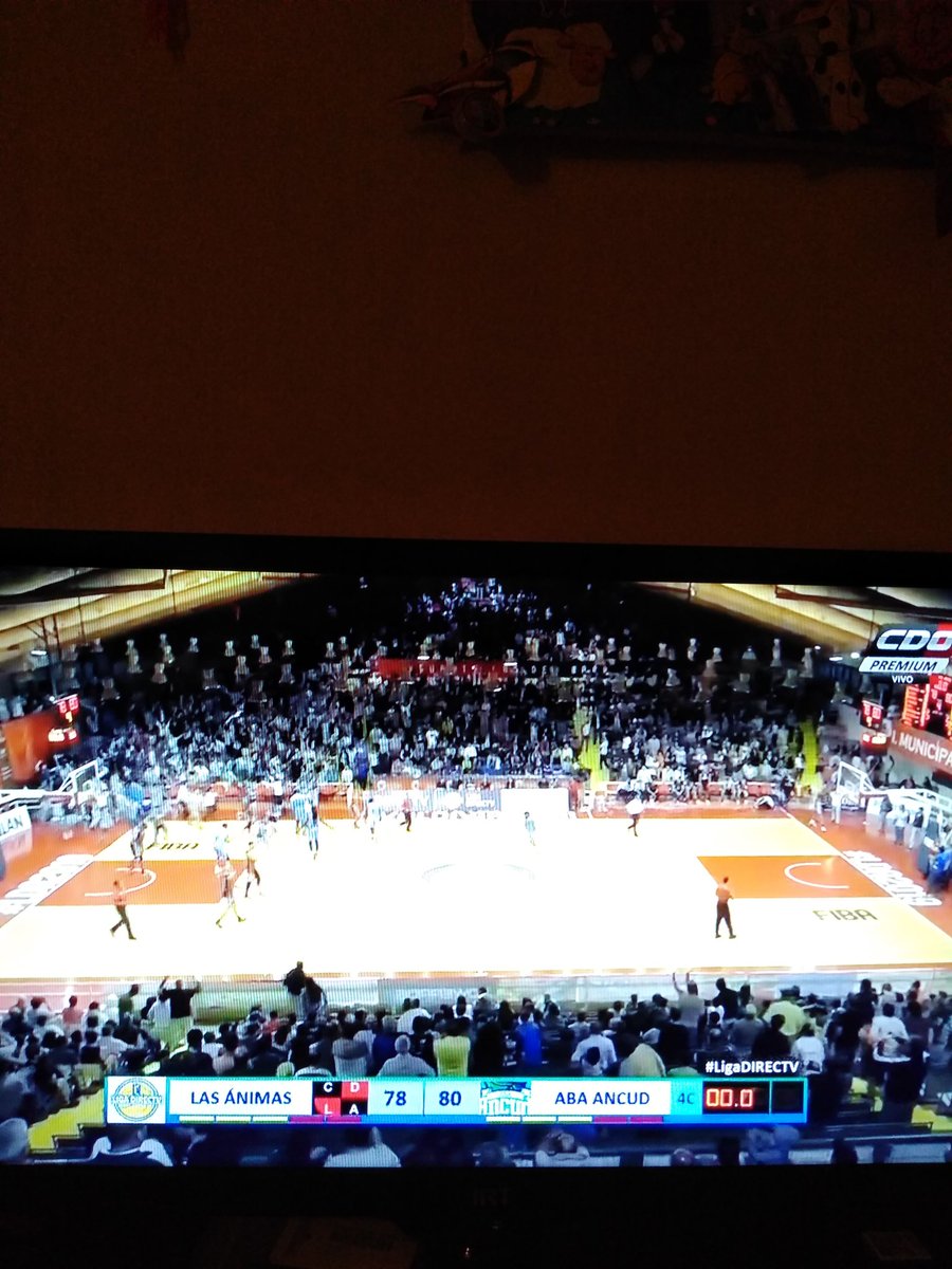 loren_mal's tweet photo. Grande Aba #Ancud #LigaDIRECTV vamos a la final los corazones celestes💪🏀💙 https://t.co/NduKINnFej
