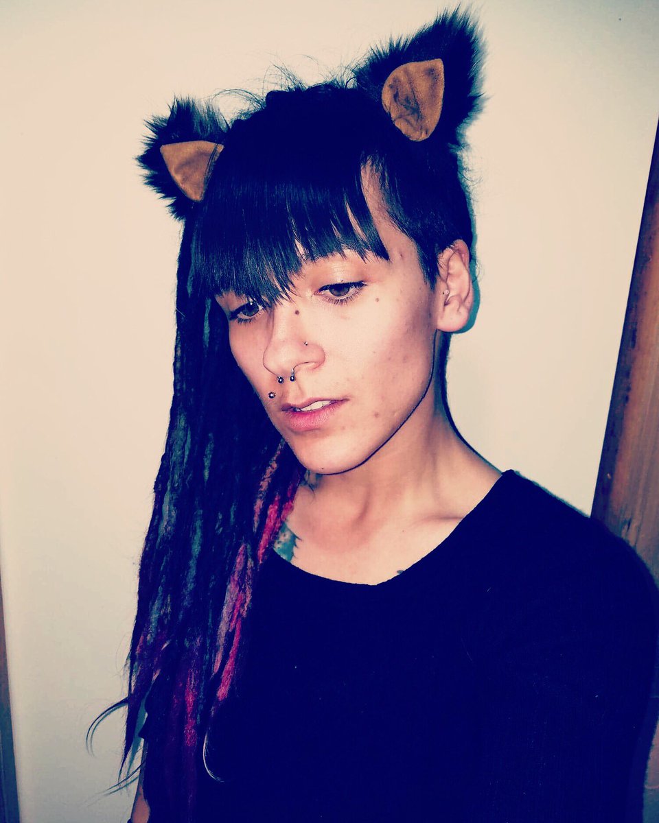 TcepetahKitty's tweet image. Oh my gosh 😻 I’m in love with these ears!!! They are like a perfect match to my hair 💕💕 I don’t want to ever take them off!!!🥰
Get your own #cliponears @KritterKlips !! #kritterclips 💵use my code ‘flowkitty15’ to save on your own pair💵
#kittyears