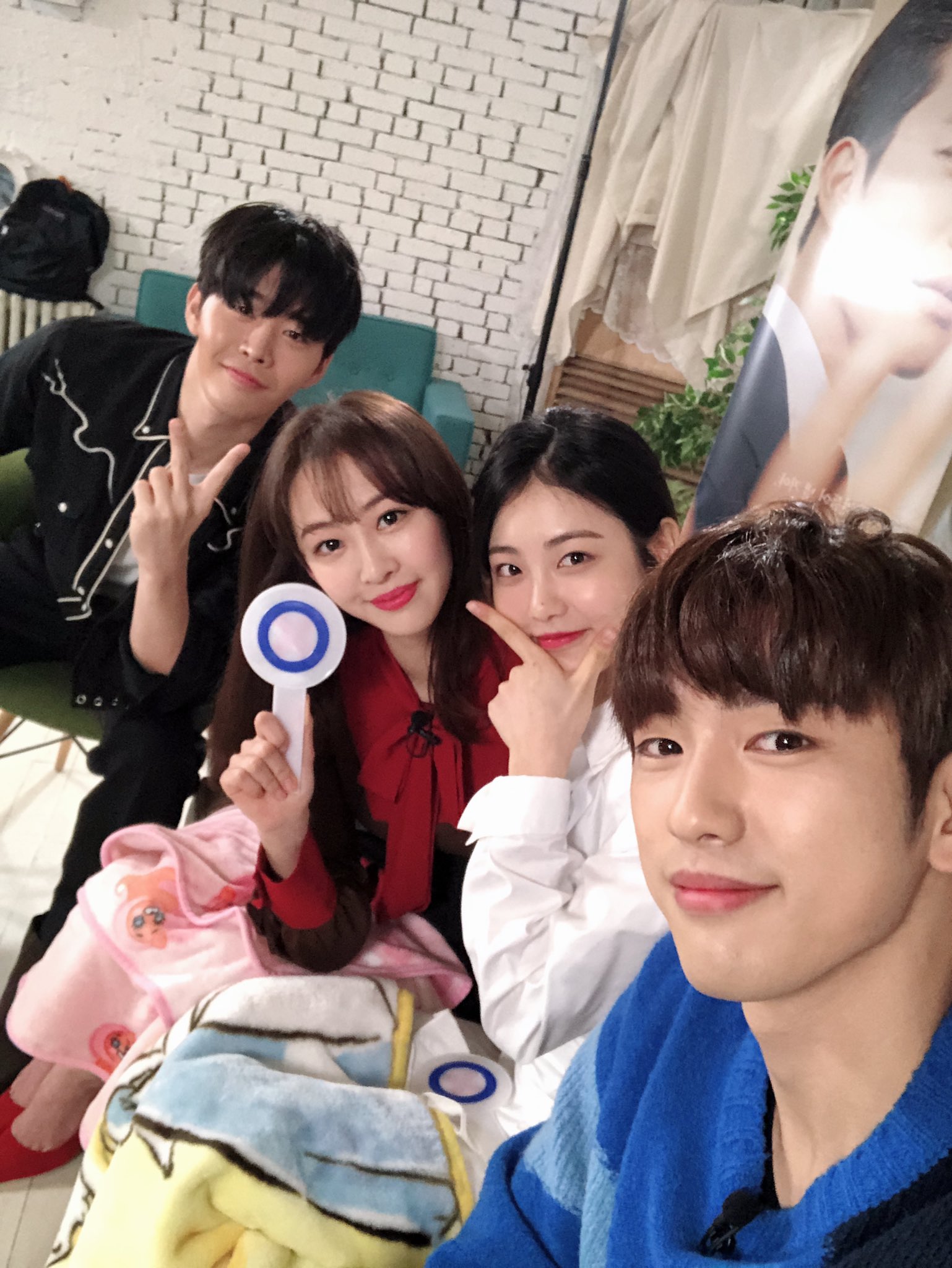 D1bOipdVAAAvkbf.jpg:orig