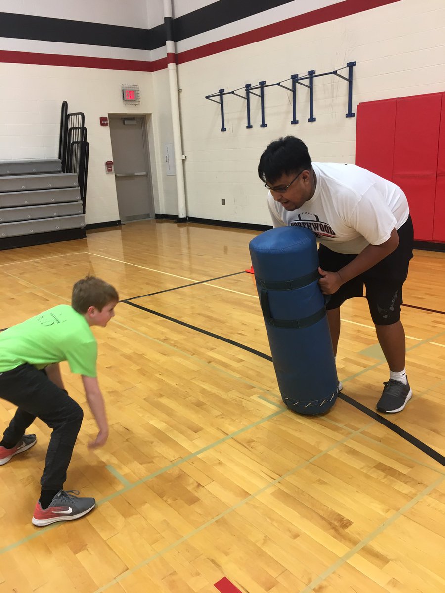 CoachBoocher's tweet image. Another great start to QB Elite &amp;amp; Lineman School tonight. Kids were great listeners, worked hard, and had lots of fun! Thank you parents for the opportunity to work with your kids!  #RespectThePast #RepresentTheFuture @NWHS_Football