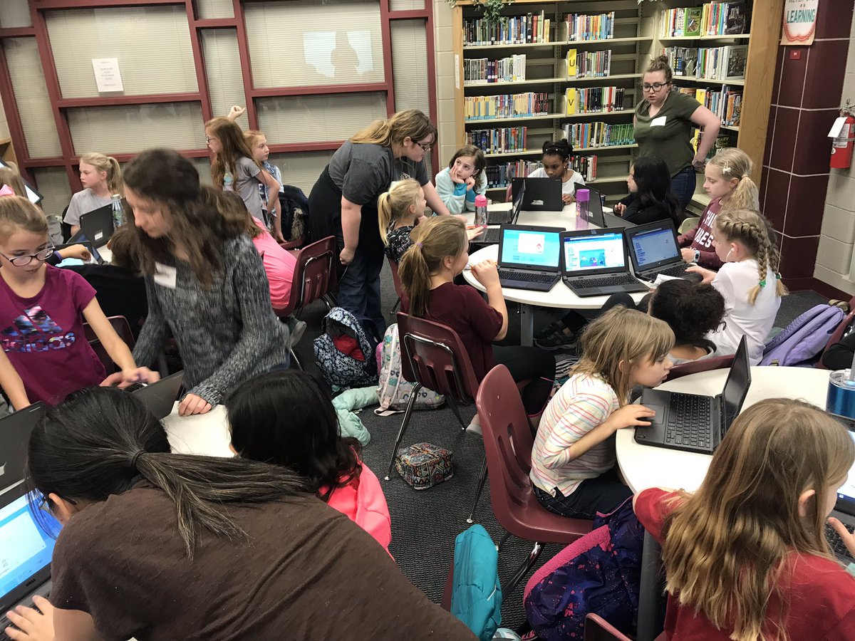 DeannaSoukup's tweet image. @LSGirlsWhoCode from @lstigers @lswtitans @lsnbroncos leading their first pop-up event for 80 3rd-6th grade girls at Hawthorne Hill Elementary!  The @hhehornets girls are very creative with @scratch!  #girlscodetheworld @GirlsWhoCode #r7proud @LSR7