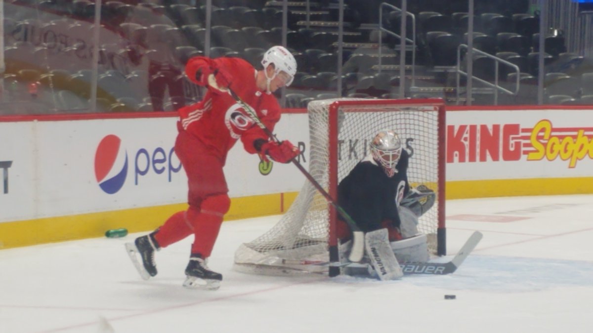 andidee15's tweet photo. My favorite Jerk is Svech (with all respects to Slavin, whose shirtsy I wore today #ColoradoRepresent), so here's a special set of photos, including his goalie being silly and scooching him with his head. https://t.co/YDT7UdLjma