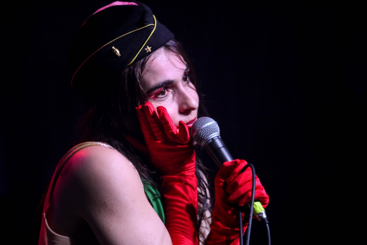 edgarsagra's tweet photo. Fotos de @MarcelaViejo  durante su presentación en el #GRRRLNoise https://t.co/LkJRzRaLsi