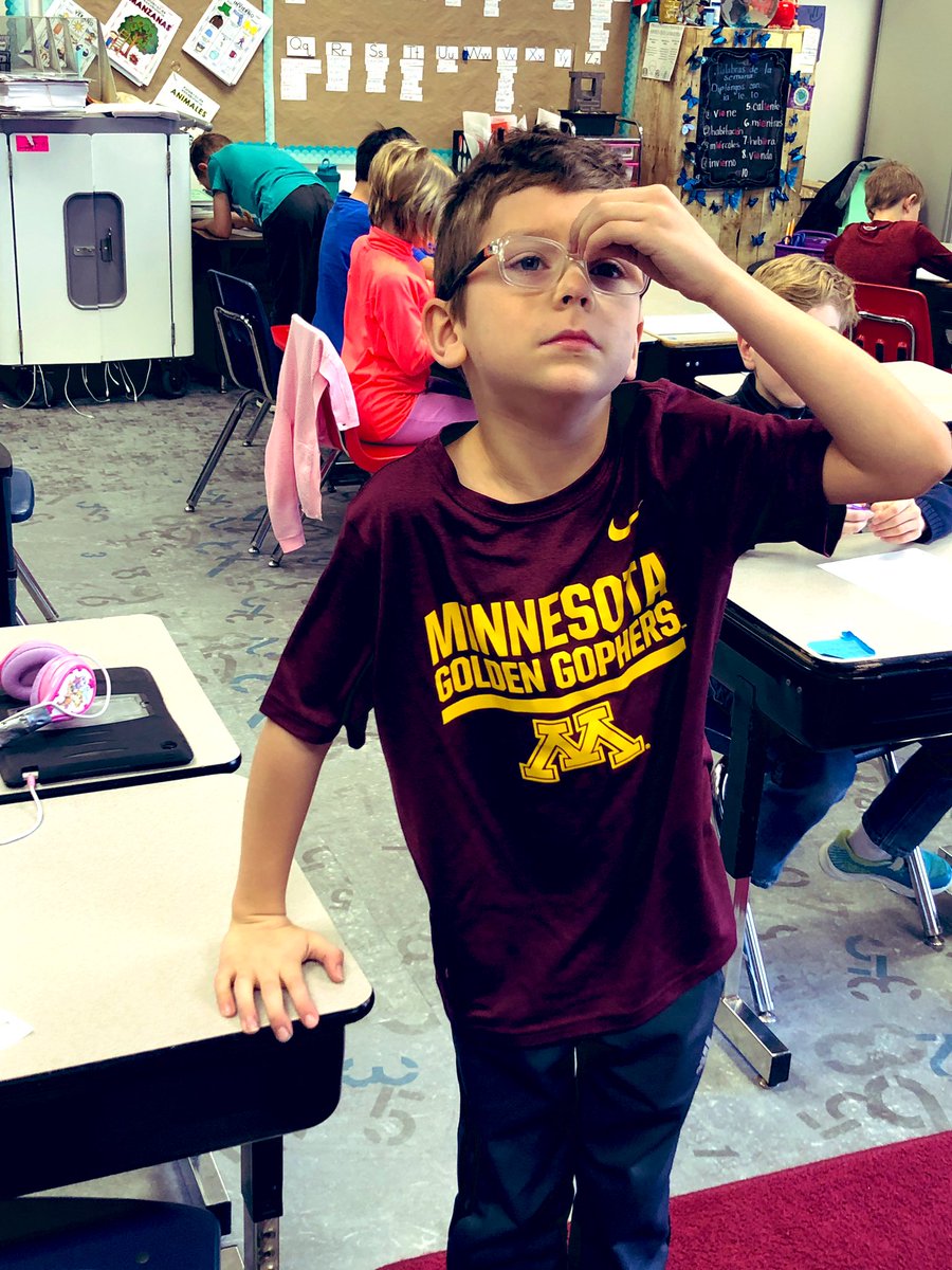 ElenaCCaceres's tweet photo. When students literally stop in their tracks when engaged w/ rigorous math questions. Here’s the answer... what’s the question? #math #EPMath #SpanishImmersion #rigor @koryrojas https://t.co/hD5IHVON5r