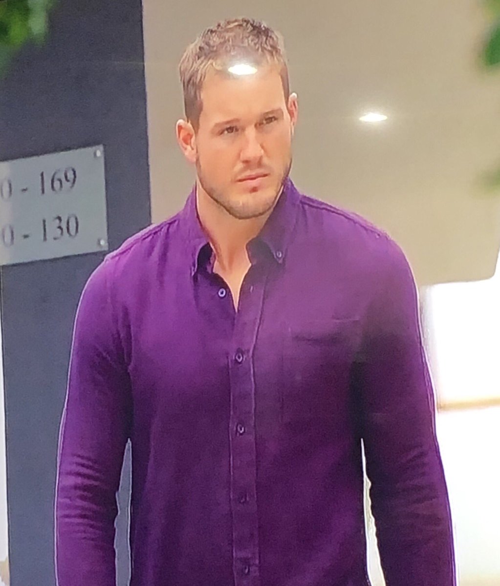 logz57's tweet photo. spot the difference 

Answer: there is none 
#thebachelor #colton #michaelscott https://t.co/2H6Wyn8vce
