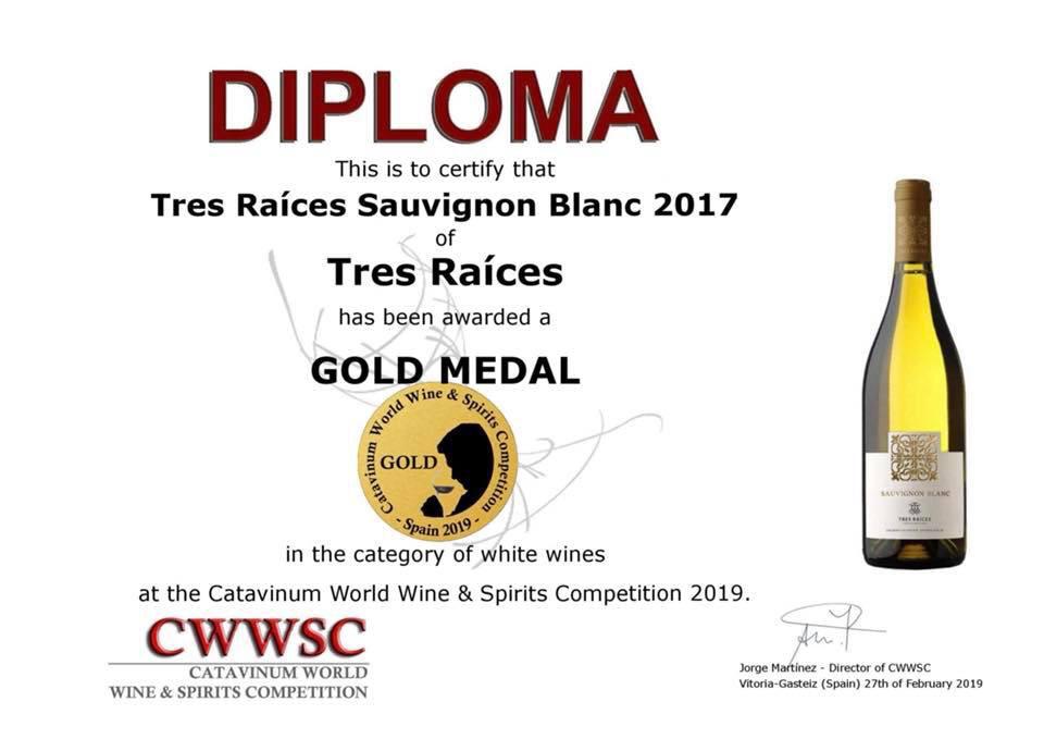 En el estado de #Guanajuato se hacen vinos de calidad. 
La Vinícola Tres Raíces de @DoloresHgoGto ganó medallas de Oro y Plata para sus vinos en el concurso Catavinum World Wine and Spirits Competition CWWSC de España. ¡FELICIDADES!