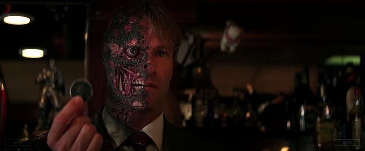 Happy Birthday to Aaron Eckhart who\s now 51 years old. Do you remember this movie? 5 min to answer! 