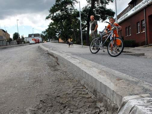 CDU, SPD und Grüne loten Kompromissmöglichkeiten bei den Straßenausbaubeiträgen in #SachsenAnhalt aus. Eine Einigung ist nicht in Sicht.
volksstimme.de/sachsen-anhalt…