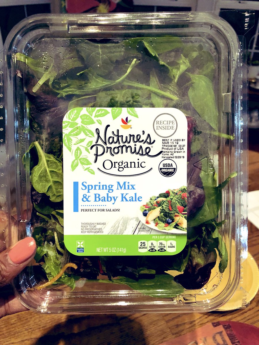 MrsPRProtocol's tweet photo. 🗣#MoveYourBodyWellness 
March is #NationalNutritionMonth @eatrightPRO #HealthyEating 👉🏽 my pretty salad🥗 @GiantFood spring mix #kale w/grilled shrimp, #broccoli #cranberries #wellnessjourney

#MoveYourBody5K 3.30 https://t.co/RYV3XFw2SB
@goldsgymlargomd #funwalk #run #MYBWClub https://t.co/ELQOJ9SD6P