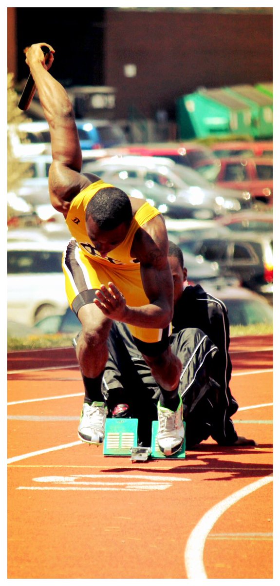 Coach_GeoffL's tweet image. As track season Is beginning, I can always look back and appreciate the “attention to detail” and the correct form of a handoff or an explosive start. #formOverSpeed #attentionToDetail