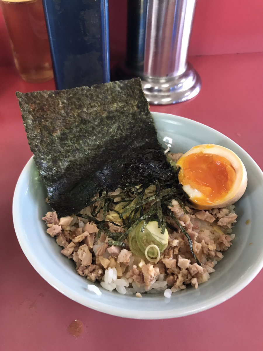 えーえむ３１５ 家系ラーメン沼津家 沼津市平町 ラーメン チャーシューまぶしごはん スープ濃いめ ニンニク大量投入 まぶしごはんは半熟たまごもまぶしながら海苔で巻いて食べる 最高に美味い