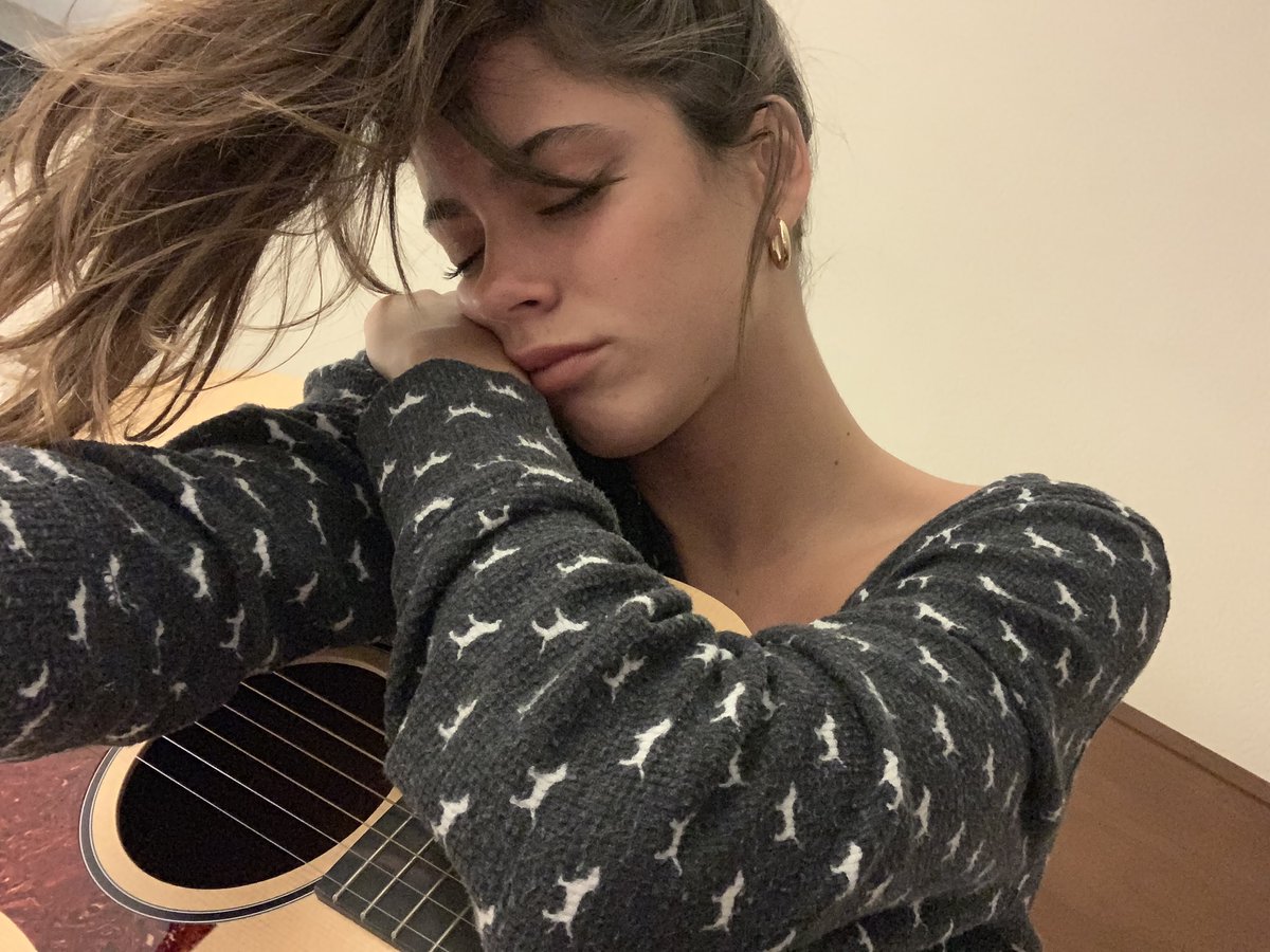 Como no puedo dormir..me puse a escribir..✍🏻🎼