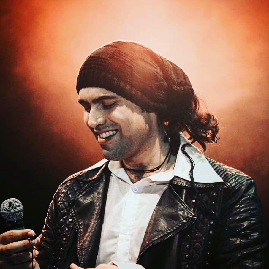 Jubinautiyalfc_'s tweet photo. “One good thing about music, when it hits you, you feel no pain.” 
🤗🤗💓🙏
#aayushphotographyy
@JubinNautiyal #aakshank2k19
 #JubinNautiyalMusic #BollywoodSinger #GrowingStar #JubinNautiyalFc #Acoustics #Guita #Vida https://t.co/5ZcMOHk1JU