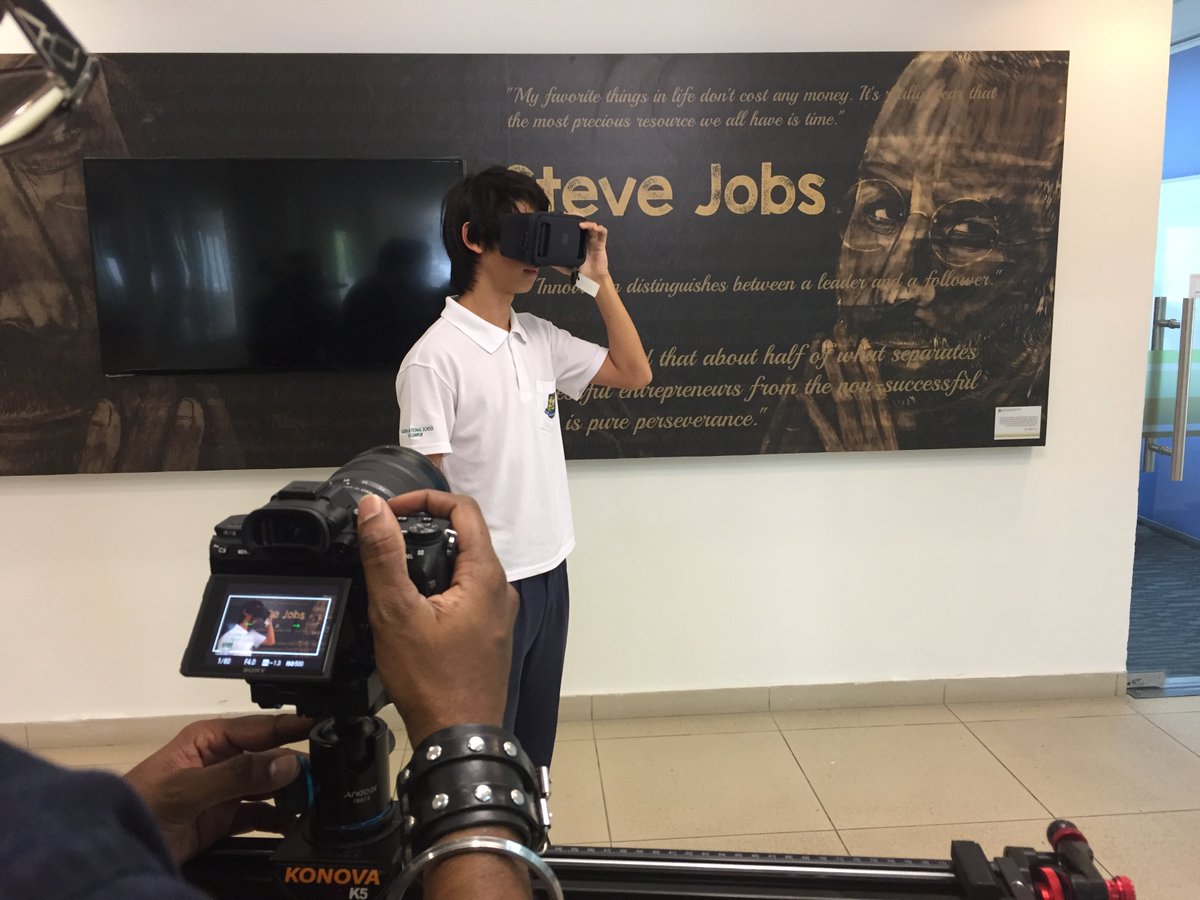 Recording some footage for the Whole School #AppleiBook <a href="/amturner11/">Alex Turner</a> is currently working on! Thanks to <a href="/eslweb/">James Abela</a> for lending us his very capable &amp; playful students! #GISlearning #MaKeyMaKey <a href="/makeymakey/">Makey Makey</a> #VR #stevejobsintheback #appleproductsenmasse