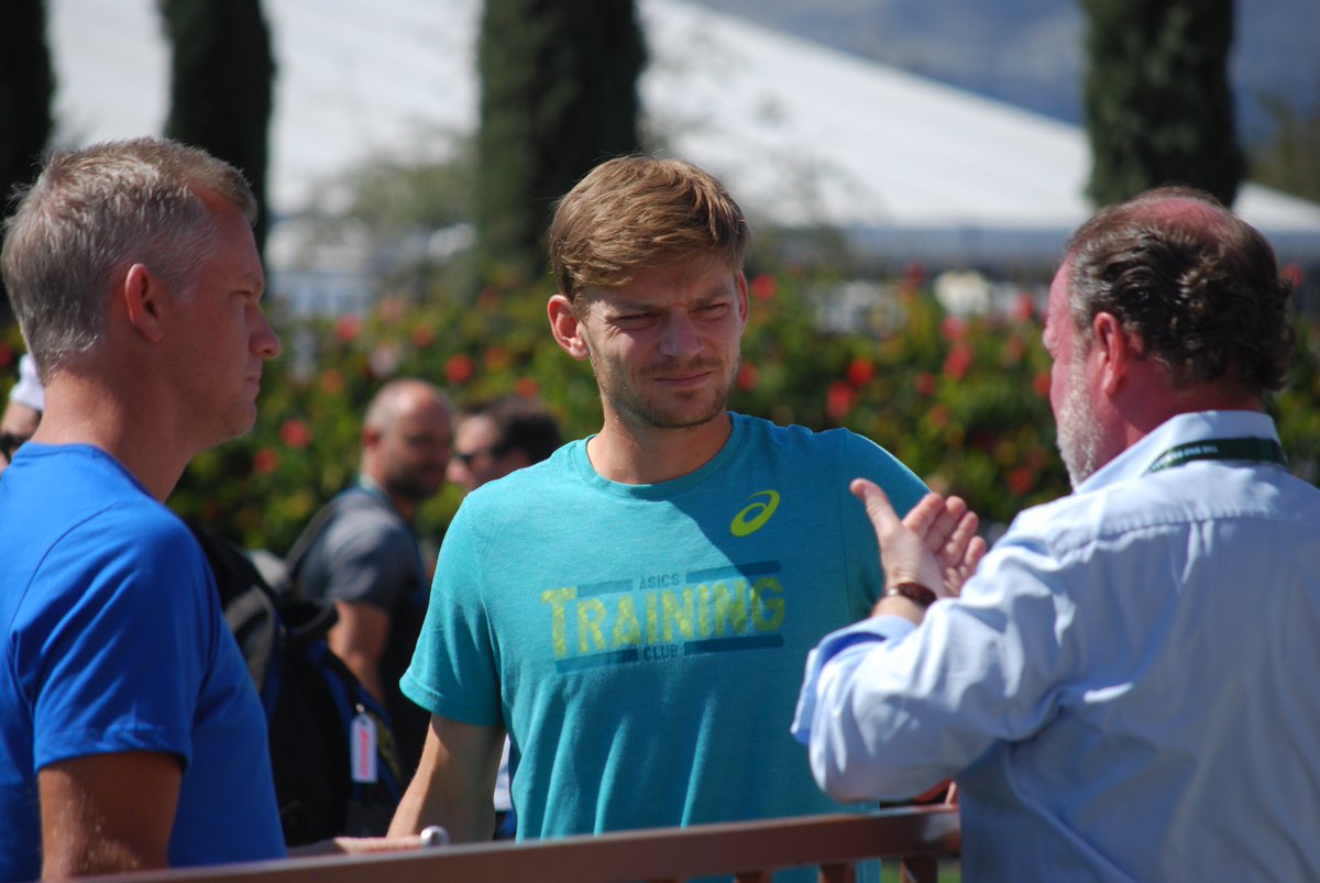 LuisMadrigal1's tweet photo. @David__Goffin at @BNPPARIBASOPEN hi David! https://t.co/FHk0JiqY5G