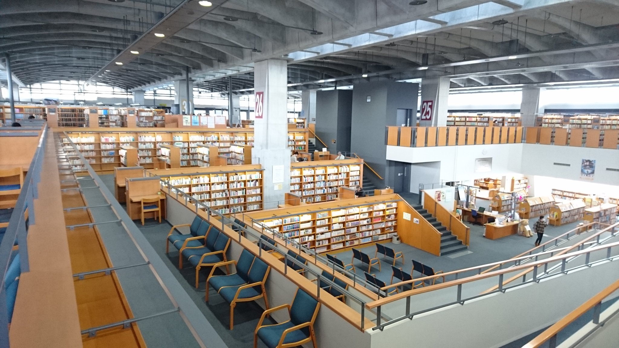 幣束 Twitterren 十日町情報館 新潟県十日町市の図書館 日本の美しい図書館の一つで平成11年の完成 素晴らしい建築と配置です 映画図書館 戦争のロケ地になったそうだがそちらは未見 前から来たかったのでようやく来れました 事務所