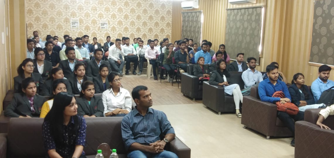 PIEMR_Indore's tweet photo. Glimpses of pool campus drive of Ideavate Solutions at PIEMR on 9th March 2019.

#piemr #prestigeengineering #prestigians #prestige #prestigian #campusdrive #placementdrive #placementdrive2019 https://t.co/fYOySXRV4r