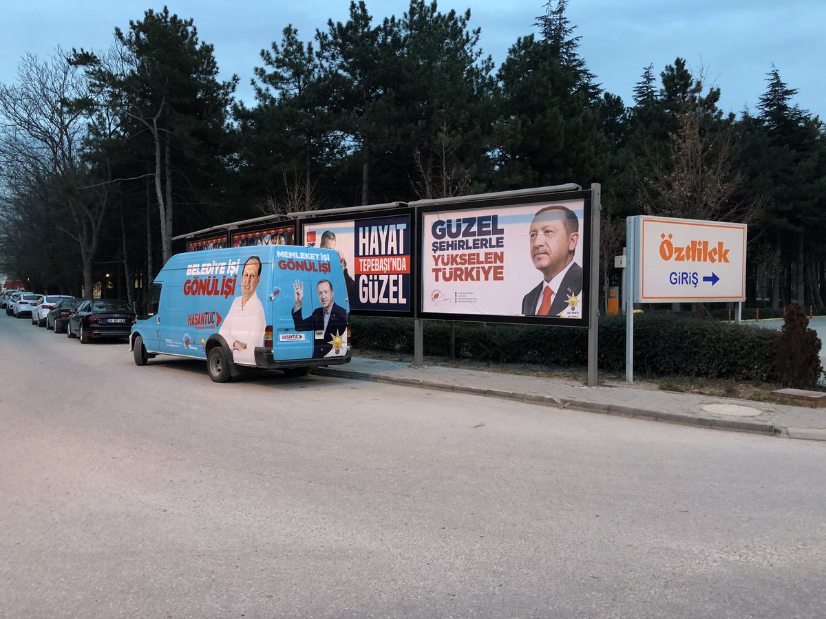 Bu şekilde parketmek #yasaklanmalı. Seçim öncesi memleketin halini özetliyor bence...