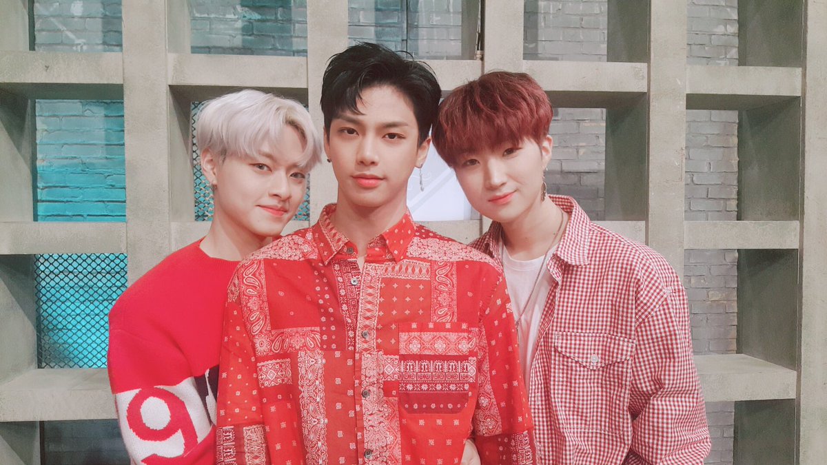 TREI_official's tweet photo. [#TREI] 애프터스쿨클럽 재밌게 보셨나요😘❤️ 우리는 이따 더쇼에서 또 만나요!

#트레이 #이재준 #김준태 #채창현 #멀어져 #Gravity https://t.co/BR7dnNgYr7