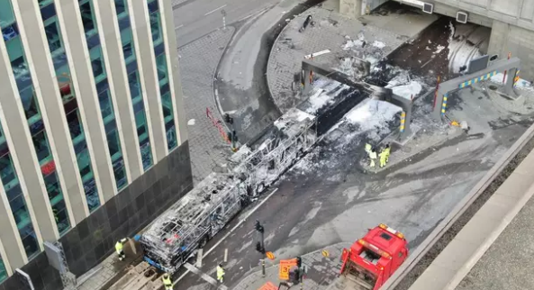 MpNacka's tweet photo. Gasbussar i nya Slussen en risk https://t.co/QjdTrm5GMS https://t.co/zdUqxkUJ5t