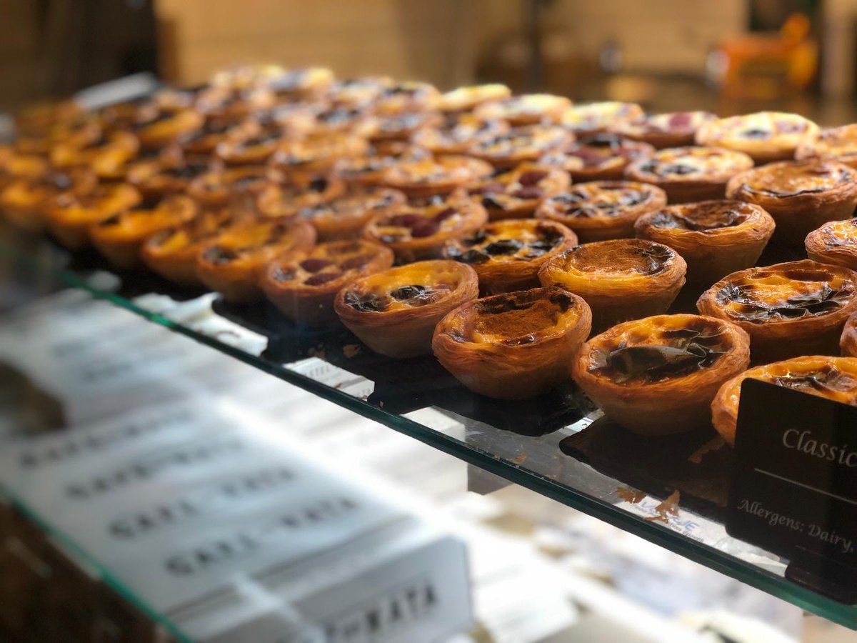 We love the smell of freshly baked Natas, the taste of smooth custard and the sound of a crispy crust as we devour a nata! ☕️🥧 #pasteisdenata #coffee #cafe #firstcoffee #delicious #london #southkensington #hammersmith #soho #portugal #foodie #yum #nomnom #tuesday #pastelaria