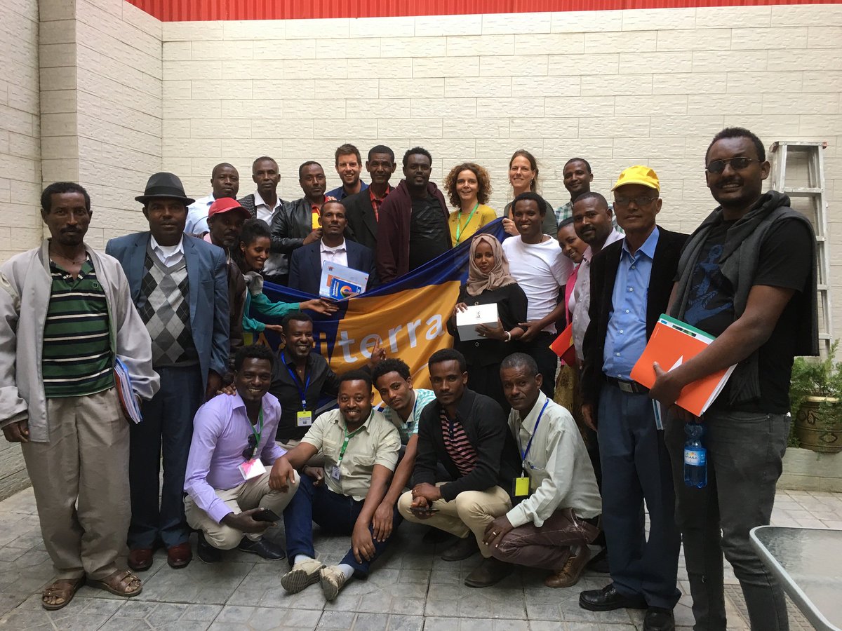 Agriterra's tweet photo. To improve the marketing of cooperatives means to improve the income of its members: https://t.co/IM3xL49K9J #agriterratraining #marketingbasics #training #professionalising #cooperatives #SuccessStory #transferknowledge #peertopeer #agriterraadvice #agriculture https://t.co/3ciaemEfxJ
