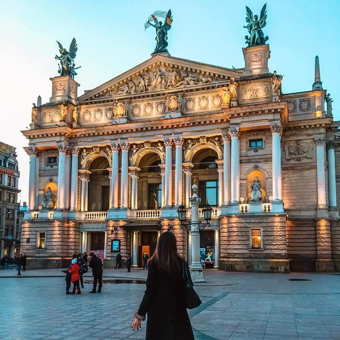 ActiveUkraine's tweet photo. Lviv National Theatre named after Solomiya Krushelnytska - one of the most popular places to visit in Lviv. 

Photo from Instagram: @keyfiguzergah

#spectacularUkraine #photo_of_the_week #ActiveUkraine #Ukraine #Carpathians #Kiev #Kyiv #Odesa #Odessa #Lviv #travel #travelling https://t.co/6AyOpIRqPX