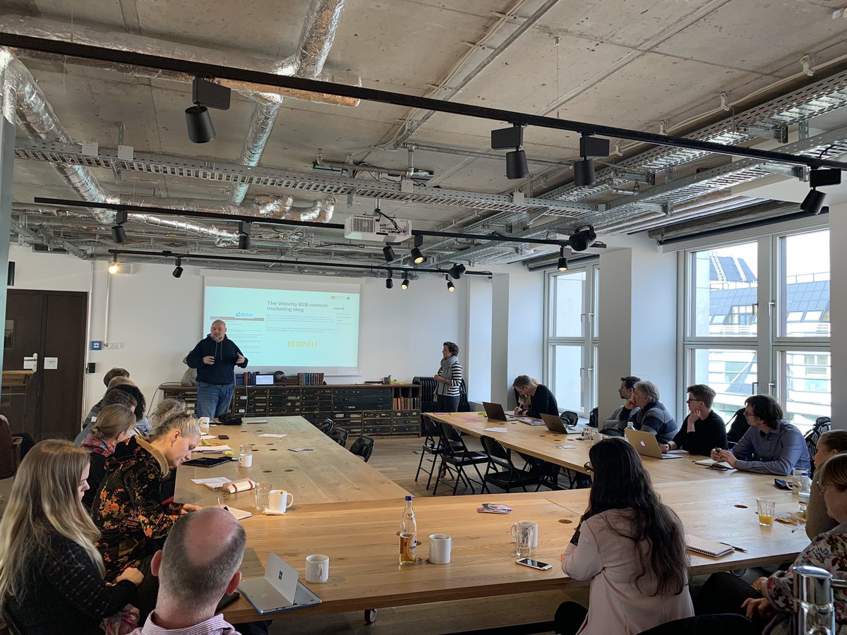 DigitalZBerlin's tweet photo. War of Talents: Unser #Personal40 #Workshop zum #EmployerBranding ist gerade in vollem Gange. Großes Interesse der TeilnehmerInnen und starker Input von @frauott, @c_raethke und Marian Jarzak. Die nächsten Termine sind bereits online: https://t.co/3cGISXvBOe #berlin https://t.co/LTloLiI9tp